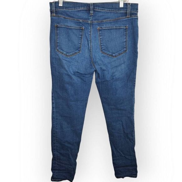 Ann Taylor Women's The Relaxed Slim Jean Medium Blue Wash Denim sz 8 - Picture 4 of 7